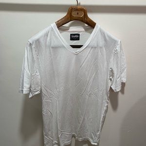 COPY - White T-shirt v neck